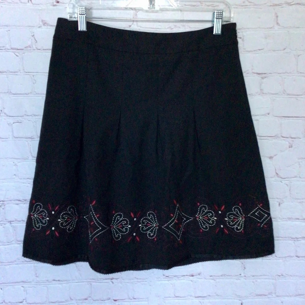 LOFT Black Embroidered Skirt - Size 10P